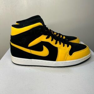 Air Jordan 1 Mid ‘New Love’ 554724-071, NEW no box. Size 11